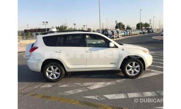 Buy Import Toyota 4Runner White Car in Import - Dubai in Bumthang Buy Import Toyota 4Runner White Car in Import - Dubai in Bumthang