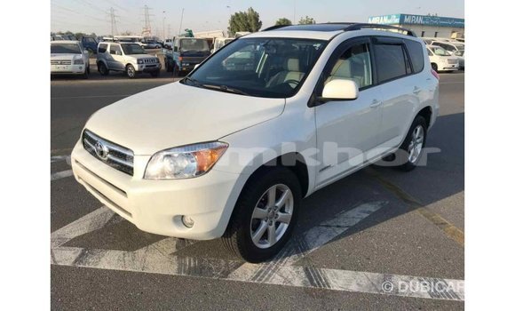 Buy Import Toyota 4Runner White Car in Import - Dubai in Bumthang Buy Import Toyota 4Runner White Car in Import - Dubai in Bumthang