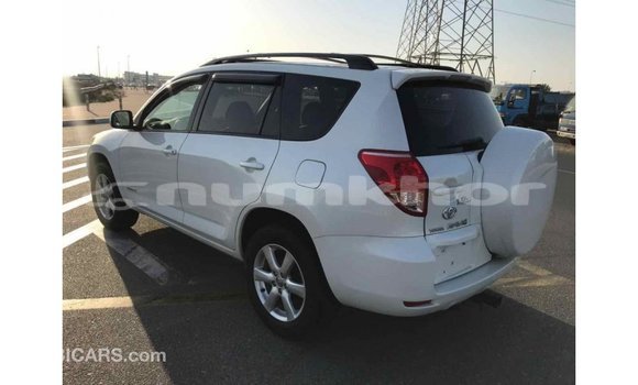 Buy Import Toyota 4Runner White Car in Import - Dubai in Bumthang Buy Import Toyota 4Runner White Car in Import - Dubai in Bumthang