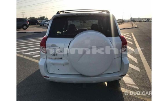 Buy Import Toyota 4Runner White Car in Import - Dubai in Bumthang Buy Import Toyota 4Runner White Car in Import - Dubai in Bumthang