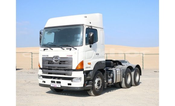 Buy Import Hino 300 Series White Truck in Import - Dubai in Bumthang