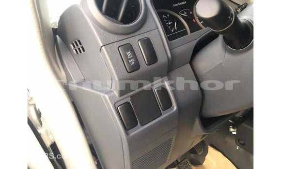 Buy Import Toyota Land Cruiser White Car in Import - Dubai in Bumthang Buy Import Toyota Land Cruiser White Car in Import - Dubai in Bumthang
