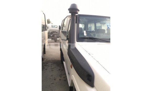 Buy Import Toyota Land Cruiser White Car in Import - Dubai in Bumthang Buy Import Toyota Land Cruiser White Car in Import - Dubai in Bumthang