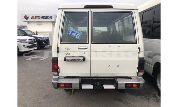 Buy Import Toyota Land Cruiser White Car in Import - Dubai in Bumthang Buy Import Toyota Land Cruiser White Car in Import - Dubai in Bumthang