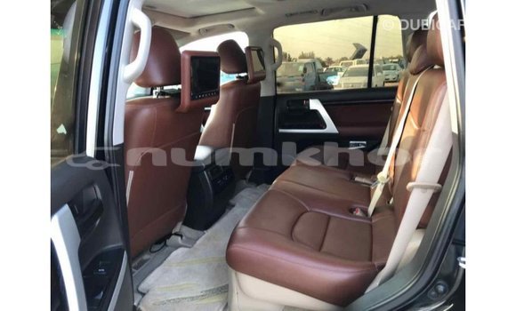 Buy Import Toyota Land Cruiser Black Car in Import - Dubai in Bumthang Buy Import Toyota Land Cruiser Black Car in Import - Dubai in Bumthang