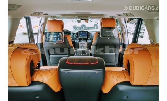 Buy Import Toyota Land Cruiser Black Car in Import - Dubai in Bumthang Buy Import Toyota Land Cruiser Black Car in Import - Dubai in Bumthang