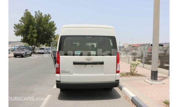 Buy Import Toyota Hiace White Car in Import - Dubai in Bumthang Buy Import Toyota Hiace White Car in Import - Dubai in Bumthang