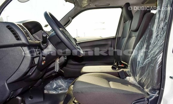 Buy Import Toyota Hiace White Car in Import - Dubai in Bumthang Buy Import Toyota Hiace White Car in Import - Dubai in Bumthang