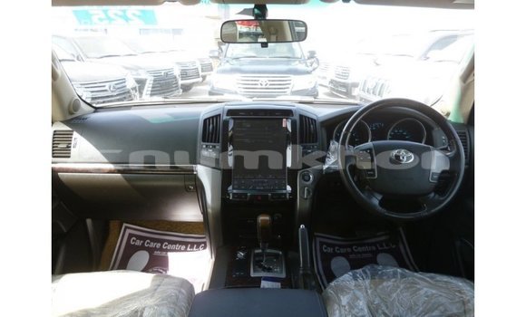 Buy Import Toyota Land Cruiser White Car in Import - Dubai in Bumthang Buy Import Toyota Land Cruiser White Car in Import - Dubai in Bumthang