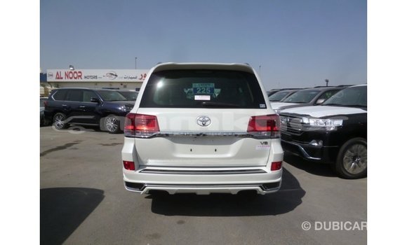 Buy Import Toyota Land Cruiser White Car in Import - Dubai in Bumthang Buy Import Toyota Land Cruiser White Car in Import - Dubai in Bumthang