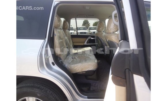 Buy Import Toyota Land Cruiser Other Car in Import - Dubai in Bumthang Buy Import Toyota Land Cruiser Other Car in Import - Dubai in Bumthang