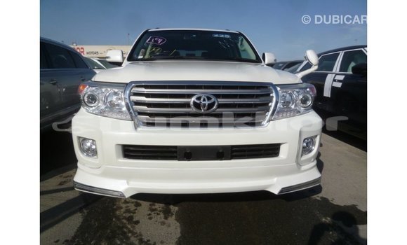 Buy Import Toyota Land Cruiser White Car in Import - Dubai in Bumthang Buy Import Toyota Land Cruiser White Car in Import - Dubai in Bumthang