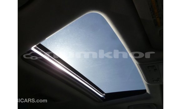 Buy Import Toyota Land Cruiser White Car in Import - Dubai in Bumthang Buy Import Toyota Land Cruiser White Car in Import - Dubai in Bumthang