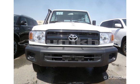 Buy Import Toyota Land Cruiser White Car in Import - Dubai in Bumthang Buy Import Toyota Land Cruiser White Car in Import - Dubai in Bumthang