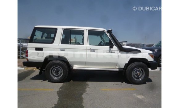 Buy Import Toyota Land Cruiser White Car in Import - Dubai in Bumthang Buy Import Toyota Land Cruiser White Car in Import - Dubai in Bumthang