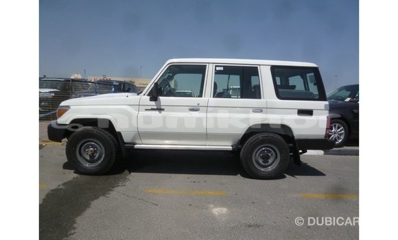 Buy Import Toyota Land Cruiser White Car in Import - Dubai in Bumthang Buy Import Toyota Land Cruiser White Car in Import - Dubai in Bumthang