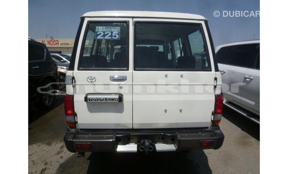Buy Import Toyota Land Cruiser White Car in Import - Dubai in Bumthang Buy Import Toyota Land Cruiser White Car in Import - Dubai in Bumthang