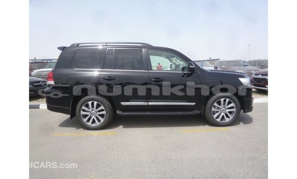 Buy Import Toyota Land Cruiser Black Car in Import - Dubai in Bumthang Buy Import Toyota Land Cruiser Black Car in Import - Dubai in Bumthang