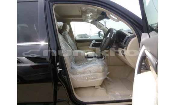 Buy Import Toyota Land Cruiser Black Car in Import - Dubai in Bumthang Buy Import Toyota Land Cruiser Black Car in Import - Dubai in Bumthang