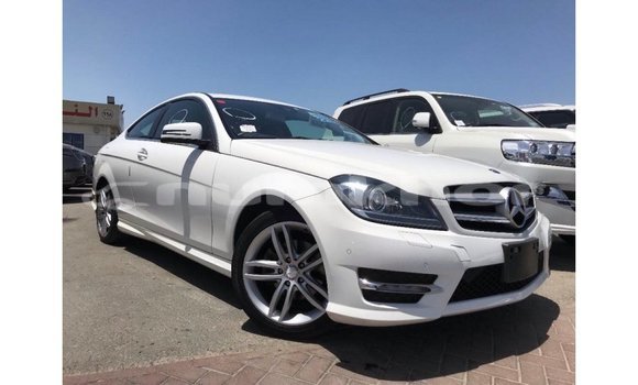 Buy Import Mercedes-Benz 190 White Car in Import - Dubai in Bumthang