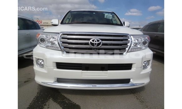 Buy Import Toyota Land Cruiser White Car in Import - Dubai in Bumthang Buy Import Toyota Land Cruiser White Car in Import - Dubai in Bumthang
