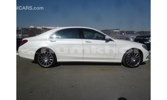 Buy Import Mercedes-Benz 190 White Car in Import - Dubai in Bumthang Buy Import Mercedes-Benz 190 White Car in Import - Dubai in Bumthang