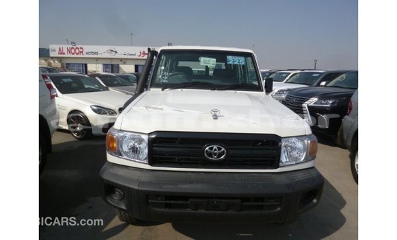 Buy Import Toyota Land Cruiser White Car in Import - Dubai in Bumthang Buy Import Toyota Land Cruiser White Car in Import - Dubai in Bumthang