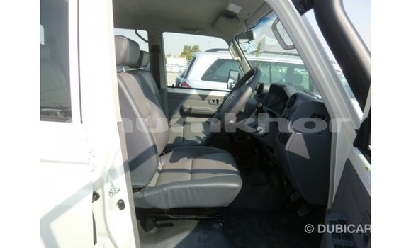 Buy Import Toyota Land Cruiser White Car in Import - Dubai in Bumthang Buy Import Toyota Land Cruiser White Car in Import - Dubai in Bumthang