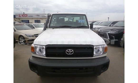 Buy Import Toyota Land Cruiser White Car in Import - Dubai in Bumthang Buy Import Toyota Land Cruiser White Car in Import - Dubai in Bumthang