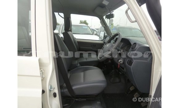 Buy Import Toyota Land Cruiser White Car in Import - Dubai in Bumthang Buy Import Toyota Land Cruiser White Car in Import - Dubai in Bumthang