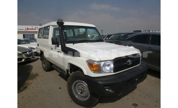 Buy Import Toyota Land Cruiser White Car in Import - Dubai in Bumthang Buy Import Toyota Land Cruiser White Car in Import - Dubai in Bumthang