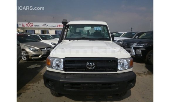 Buy Import Toyota Land Cruiser White Car in Import - Dubai in Bumthang Buy Import Toyota Land Cruiser White Car in Import - Dubai in Bumthang