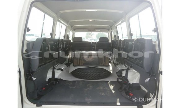 Buy Import Toyota Land Cruiser White Car in Import - Dubai in Bumthang Buy Import Toyota Land Cruiser White Car in Import - Dubai in Bumthang