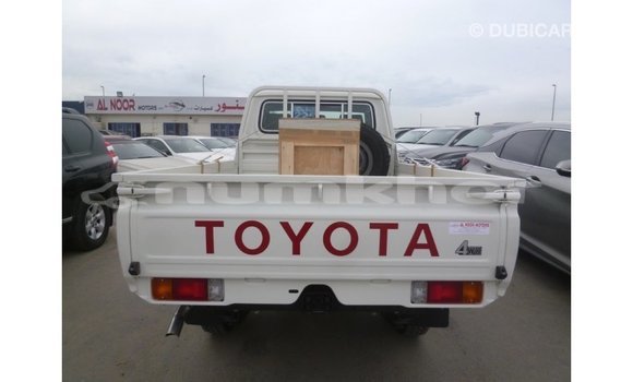 Buy Import Toyota Land Cruiser White Car in Import - Dubai in Bumthang Buy Import Toyota Land Cruiser White Car in Import - Dubai in Bumthang