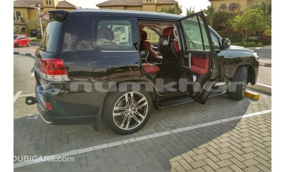 Buy Import Toyota Land Cruiser Black Car in Import - Dubai in Bumthang Buy Import Toyota Land Cruiser Black Car in Import - Dubai in Bumthang