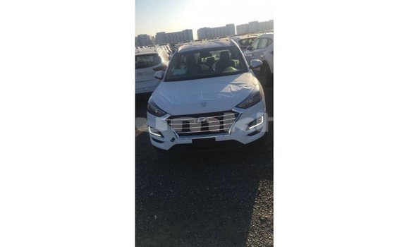 Buy Import Hyundai Tucson White Car in Import - Dubai in Bumthang Buy Import Hyundai Tucson White Car in Import - Dubai in Bumthang