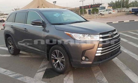 Buy Import Toyota Highlander Other Car in Import - Dubai in Bumthang Buy Import Toyota Highlander Other Car in Import - Dubai in Bumthang