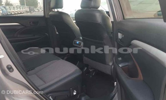 Buy Import Toyota Highlander Other Car in Import - Dubai in Bumthang Buy Import Toyota Highlander Other Car in Import - Dubai in Bumthang