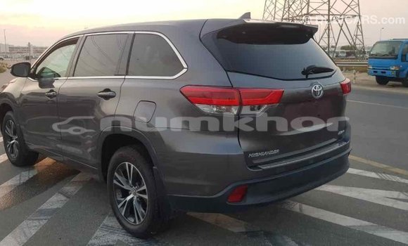 Buy Import Toyota Highlander Other Car in Import - Dubai in Bumthang Buy Import Toyota Highlander Other Car in Import - Dubai in Bumthang