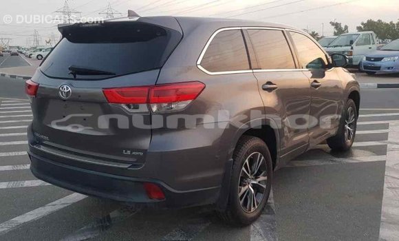 Buy Import Toyota Highlander Other Car in Import - Dubai in Bumthang Buy Import Toyota Highlander Other Car in Import - Dubai in Bumthang