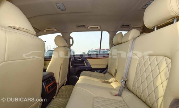 Buy Import Toyota Land Cruiser White Car in Import - Dubai in Bumthang Buy Import Toyota Land Cruiser White Car in Import - Dubai in Bumthang