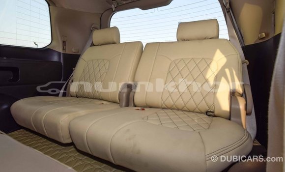 Buy Import Toyota Land Cruiser White Car in Import - Dubai in Bumthang Buy Import Toyota Land Cruiser White Car in Import - Dubai in Bumthang