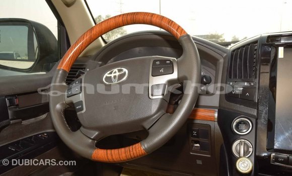 Buy Import Toyota Land Cruiser White Car in Import - Dubai in Bumthang Buy Import Toyota Land Cruiser White Car in Import - Dubai in Bumthang