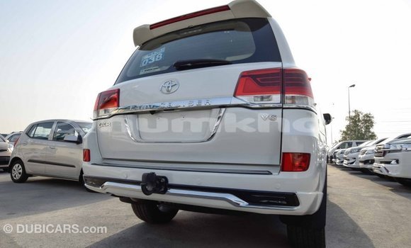 Buy Import Toyota Land Cruiser White Car in Import - Dubai in Bumthang Buy Import Toyota Land Cruiser White Car in Import - Dubai in Bumthang