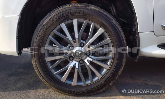 Buy Import Toyota Land Cruiser White Car in Import - Dubai in Bumthang Buy Import Toyota Land Cruiser White Car in Import - Dubai in Bumthang
