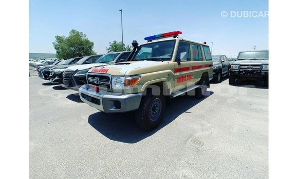 Buy Import Toyota Land Cruiser White Car in Import - Dubai in Bumthang Buy Import Toyota Land Cruiser White Car in Import - Dubai in Bumthang