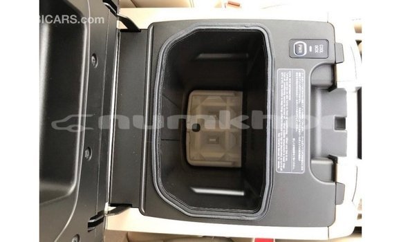 Buy Import Toyota Land Cruiser Black Car in Import - Dubai in Bumthang Buy Import Toyota Land Cruiser Black Car in Import - Dubai in Bumthang