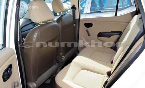 Buy Import Hyundai i10 White Car in Import - Dubai in Bumthang Buy Import Hyundai i10 White Car in Import - Dubai in Bumthang