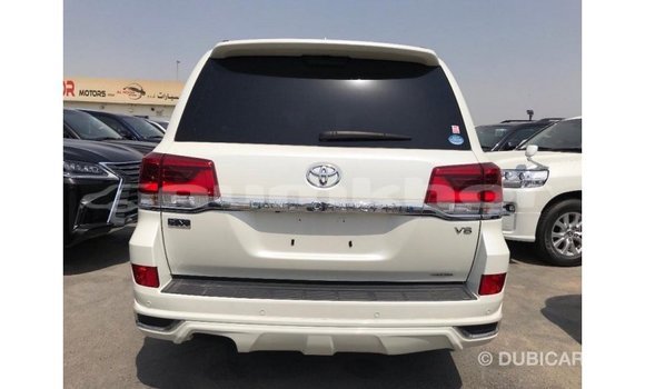 Buy Import Toyota Land Cruiser White Car in Import - Dubai in Bumthang Buy Import Toyota Land Cruiser White Car in Import - Dubai in Bumthang