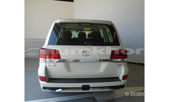 Buy Import Toyota Land Cruiser White Car in Import - Dubai in Bumthang Buy Import Toyota Land Cruiser White Car in Import - Dubai in Bumthang